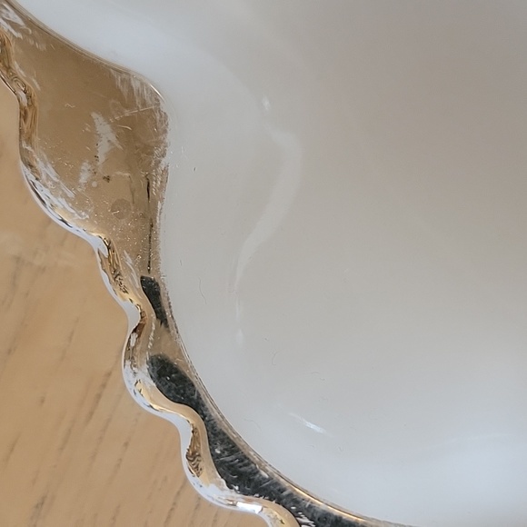 Vintage Anchor Hocking Fire King White Milk Glass Gold Trim Divided Relish Dish. - Picture 2 of 6